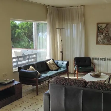 Lloret De Mar- Well-equipped Modern With Pool And Seaview For 10 Persons יורט דה מאר