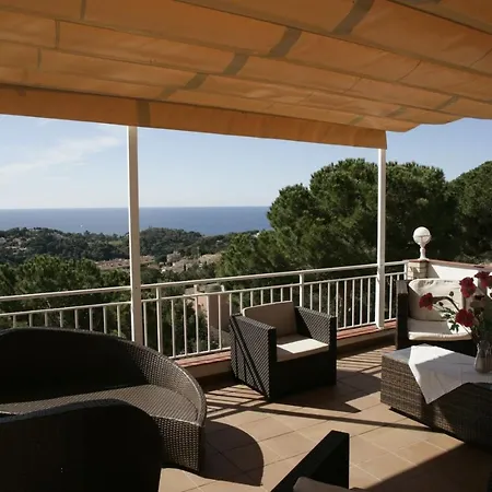 Lloret De Mar- Well-equipped Modern With Pool And Seaview For 10 Persons וילה יורט דה מאר